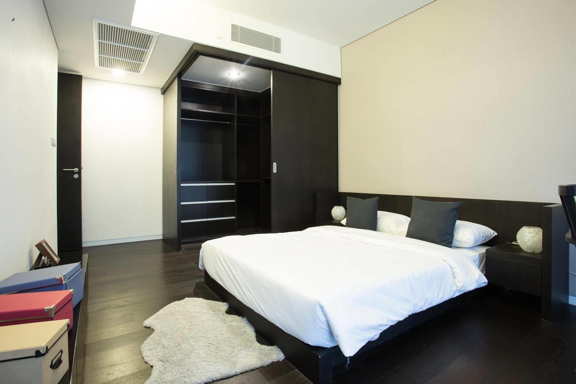 Siamese Gioia Aparthotel Bangkok Exterior photo